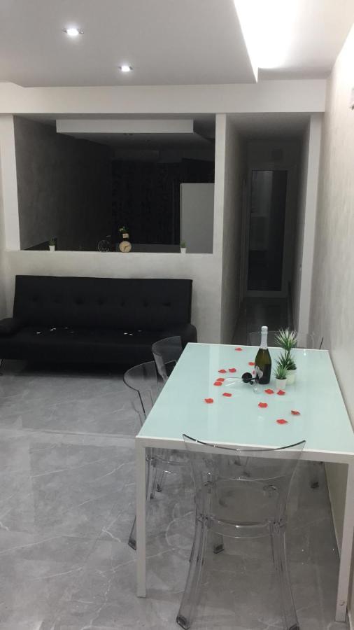 Le Rocce Nere Aparthotel Giardini Naxos Eksteriør bilde